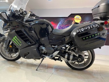 Shop 2007-2009 Kawasaki GTR1400/ZG1400 Motorcycle Fairings - Black Monster Canada